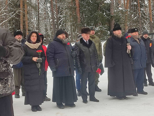 В школе-интернате при Николо-Шартомском монастыре открыли мемориальную доску в честь иеромонаха Дамаскина